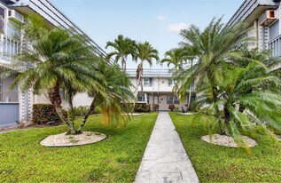 537 Brittany K in Delray Beach, FL - Building Photo