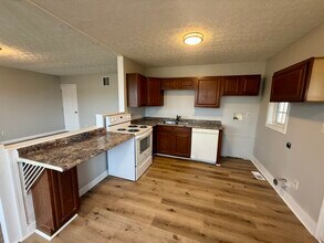 1658 Frank Rd, Unit 1658 in Columbus, OH - Foto de edificio - Building Photo