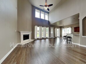 2917 Rambling Creek Ln in Pflugerville, TX - Foto de edificio - Building Photo
