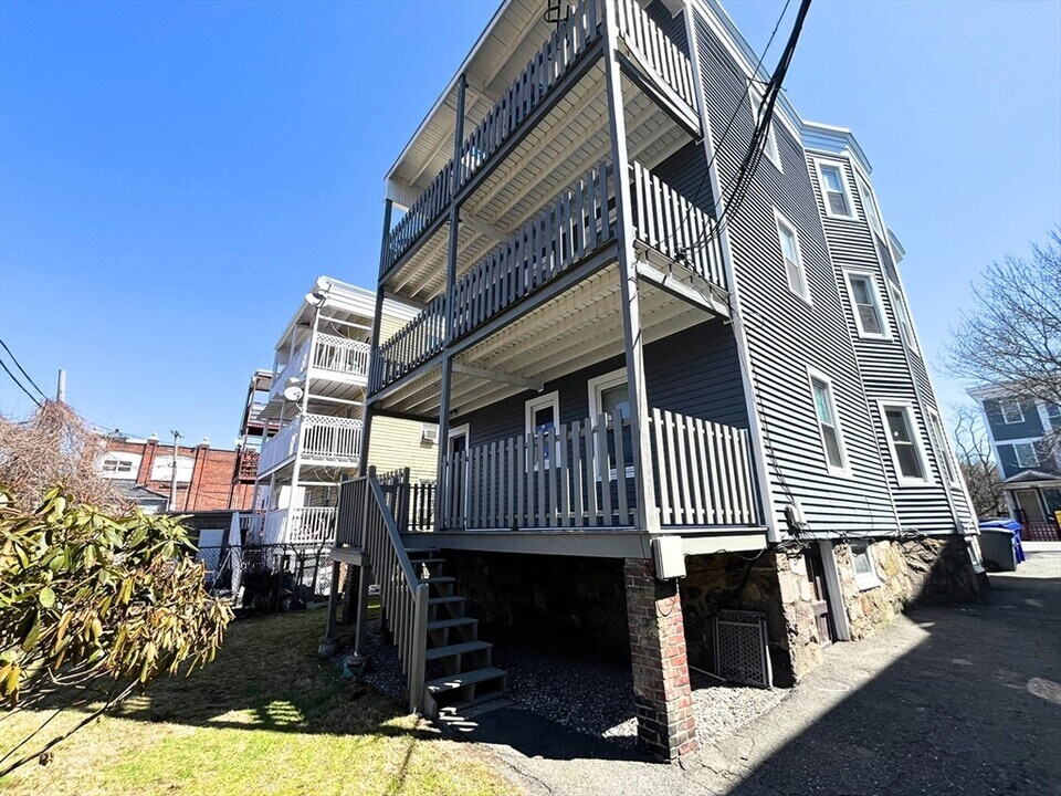 3907 Washington St in Boston, MA - Building Photo