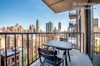 200 E 82nd St in New York, NY - Building Photo - Building Photo