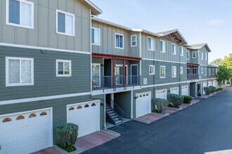 Wildhorse Condominiums in Davis, CA - Foto de edificio - Building Photo