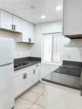 440 W Orangewood Ave in Anaheim, CA - Building Photo - Building Photo