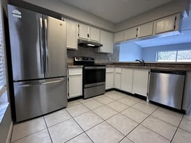 1935 Bridlewood Way in Brandon, FL - Building Photo