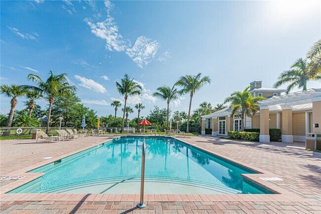 1825 Bridgepointe Cir in Vero Beach, FL - Building Photo - Building Photo