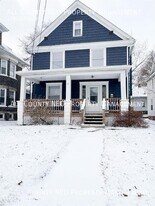 911 Fulton Rd NW in Canton, OH - Building Photo