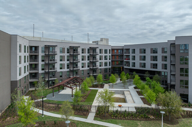 The Laura in Houston, TX - Building Photo - Building Photo