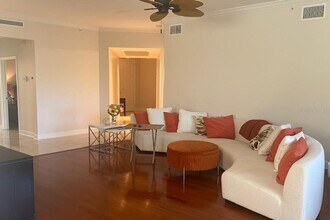 5264 Bouchard Cir in Sarasota, FL - Building Photo - Building Photo