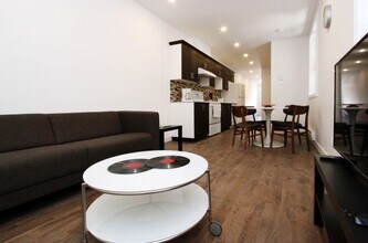 3772 De Bullion Rue in Montréal, QC - Building Photo - Building Photo