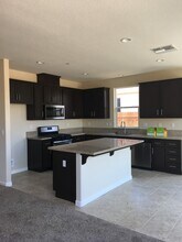 547 Glendon Ct in Merced, CA - Building Photo - Building Photo