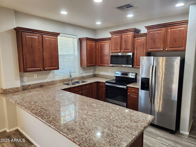 7558 W Spur Dr in Peoria, AZ - Building Photo - Building Photo