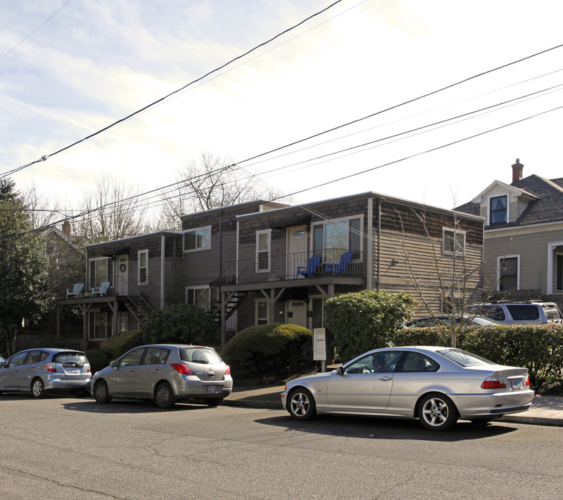 2478 NW Savier St in Portland, OR - Foto de edificio