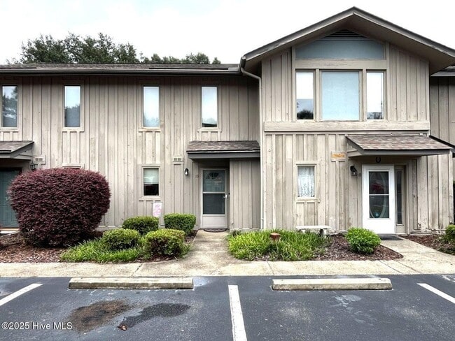 property at 940 Linden Rd