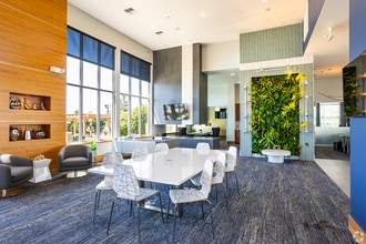 Park Hill 4000 in Denver, CO - Foto de edificio - Building Photo