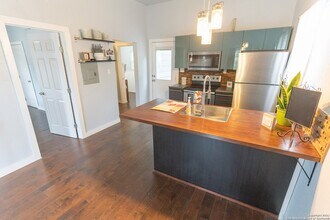 708 Nevada St in San Antonio, TX - Building Photo - Building Photo