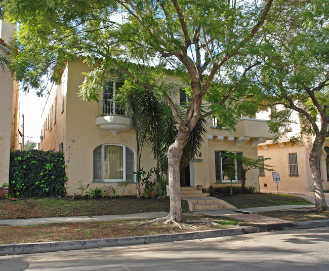 415 N Genesee Ave in Los Angeles, CA - Building Photo - Building Photo