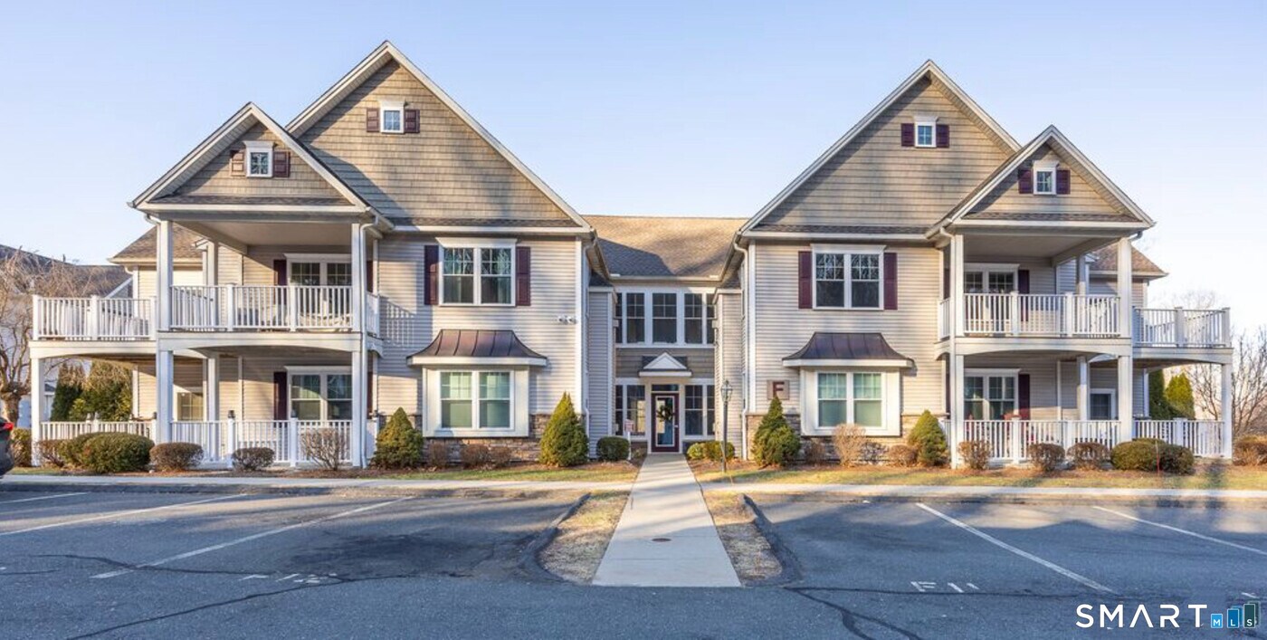 95 South Ridge Lane in Berlin, CT - Building Photo