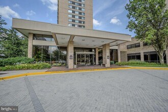 3713 S George Mason Dr in Falls Church, VA - Building Photo - Building Photo