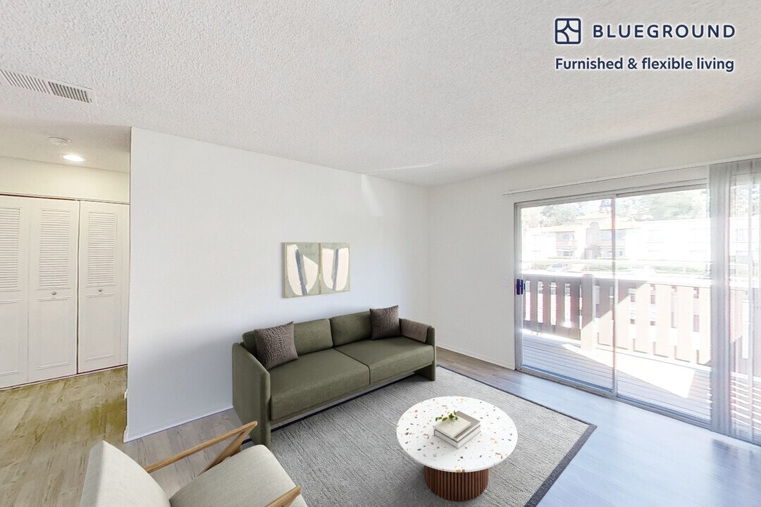 823 Nordahl Rd in San Marcos, CA - Building Photo