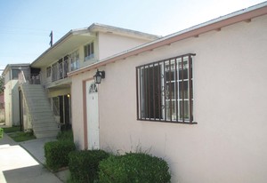 10718 Crenshaw Blvd Apartments