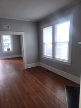 Room in House on Holloway St in Durham, NC - Building Photo - Building Photo
