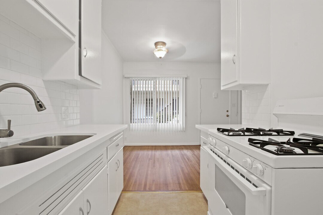 500 California Ave in Santa Monica, CA - Building Photo
