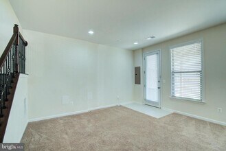 42363 Alder Forest Terrace in Sterling, VA - Building Photo - Building Photo