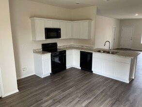 2609 S Silver St in Siloam Springs, AR - Building Photo - Building Photo