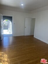 6313 S Victoria Ave in Los Angeles, CA - Building Photo - Building Photo