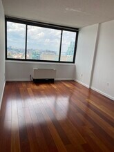 45 River Dr S, Unit 3012 in Jersey City, NJ - Foto de edificio - Building Photo