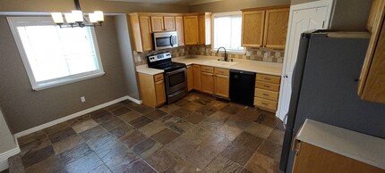 7853 Apache Ln in Eagle Mountain, UT - Building Photo - Building Photo