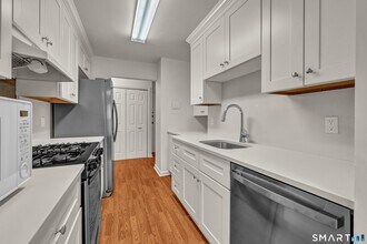 57 Lawson Ln in Ridgefield, CT - Building Photo - Building Photo