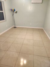 111 Hermosillo Dr in Kissimmee, FL - Foto de edificio - Building Photo