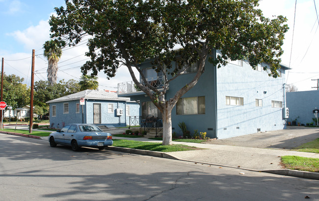 716 Fischer St in Glendale, CA - Foto de edificio - Building Photo