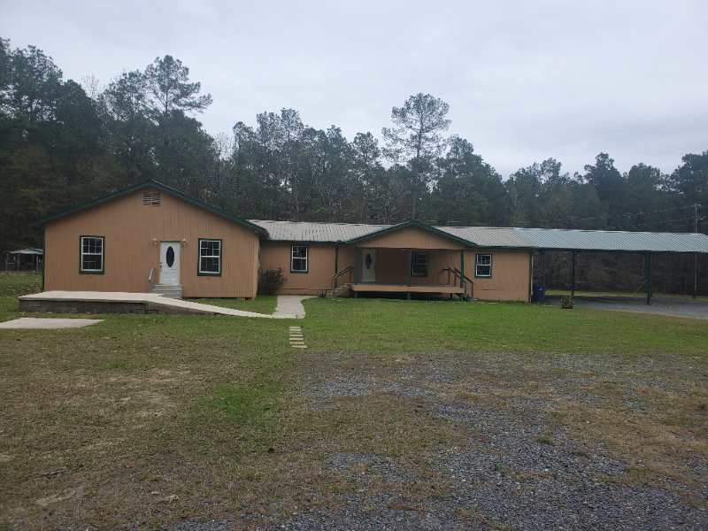 452 Lewis Perkins Rd in Leesville, LA - Foto de edificio