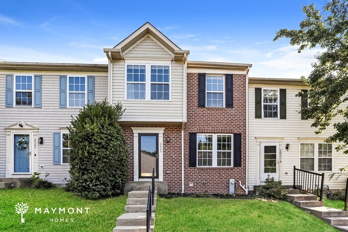 2023 Hackberry Rd in Essex, MD - Foto de edificio