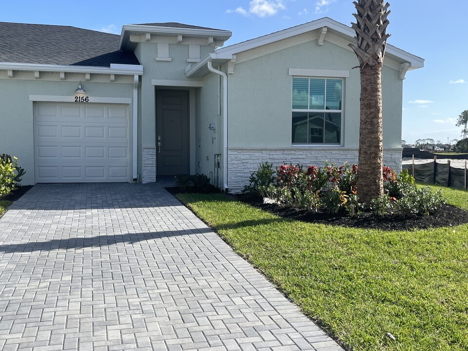 2156 Cerulean Dr in Melbourne, FL - Building Photo