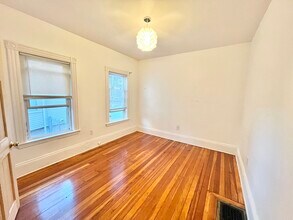 18 Sherman St in Everett, MA - Building Photo - Building Photo