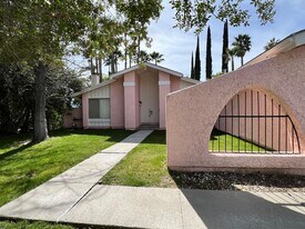 23062 Conde Dr in Santa Clarita, CA - Building Photo