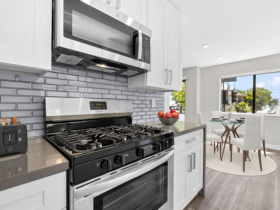 Woodridge Apartments in Valley Glen, CA - Foto de edificio