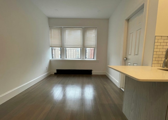 11 Queensberry St, Unit 19 in Boston, MA - Building Photo - Building Photo