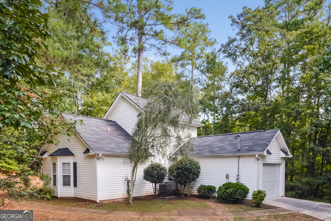 499 Parker Rd in Covington, GA - Foto de edificio