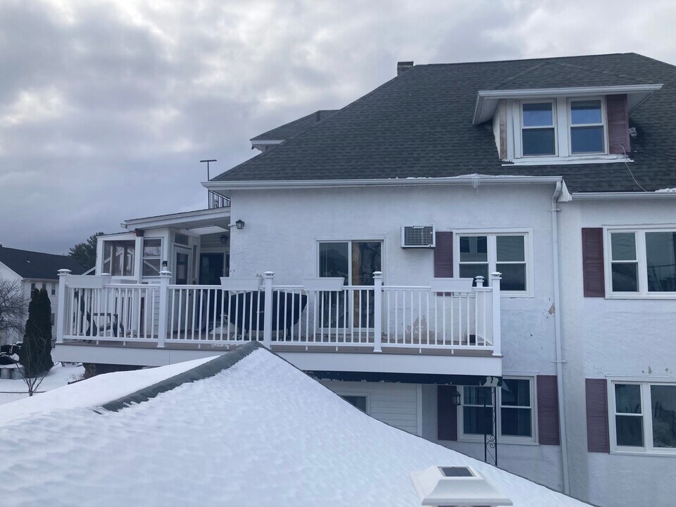 10 Windsor Rd, Unit 1 in Medford, MA - Foto de edificio