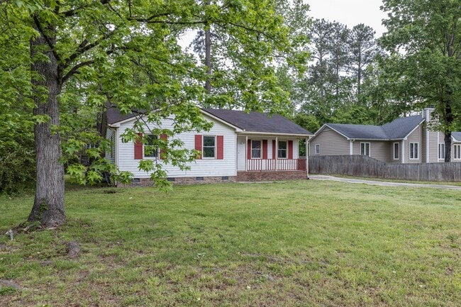 8221 Rocky Ct in Raleigh, NC - Building Photo - Building Photo