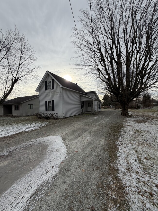 property at 687 W Ml St