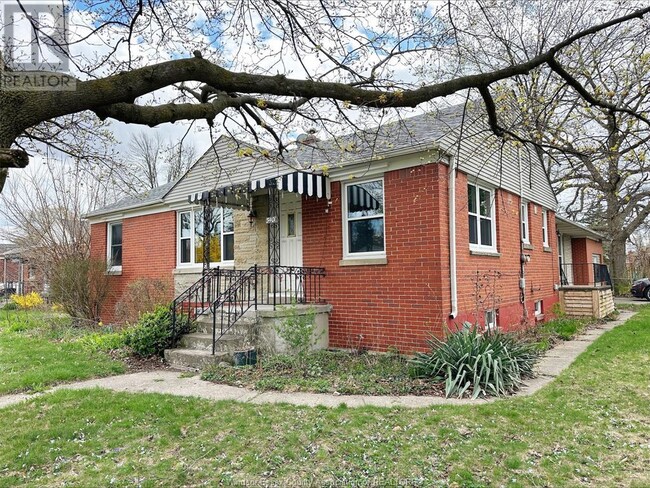 3401 Longfellow Ave