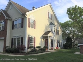 5 Oxford Rd in Holmdel, NJ - Building Photo