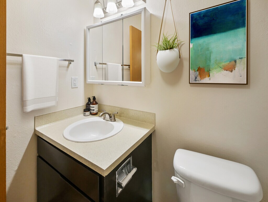 Lakeview South Apartments in WA