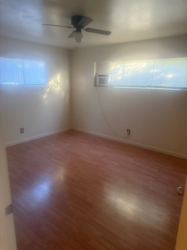 3704 N Abby St in Fresno, CA - Foto de edificio - Building Photo