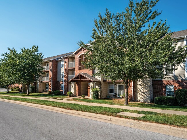 Battlefield Park Apartments in Springfield, MO - Foto de edificio - Building Photo